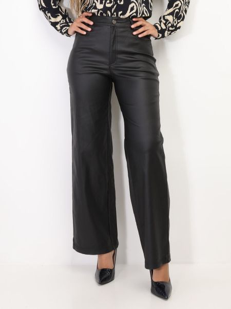 Pantalons Pantalon Évasé Et Enduit- Noir Femme La Modeuse