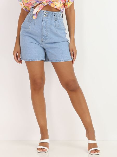 La Modeuse Shorts Short En Jeans Taille Haute À Pinces- Bleu Femme